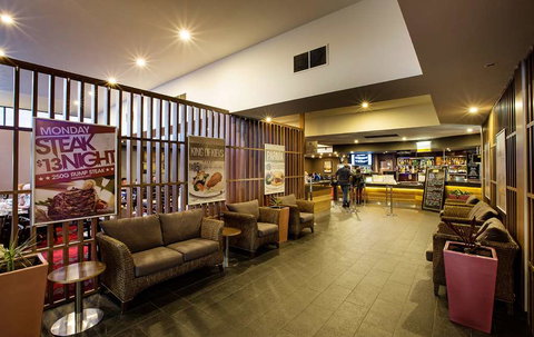 Nightcap at Keysborough Hotel - Your Accommodation 1
