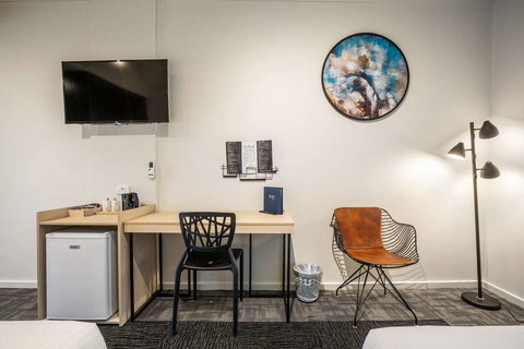 Nightcap at Keysborough Hotel - Your Accommodation 3