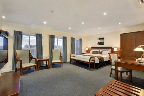 Best Western Plus The Buckingham Inn - Your Accommodation 11