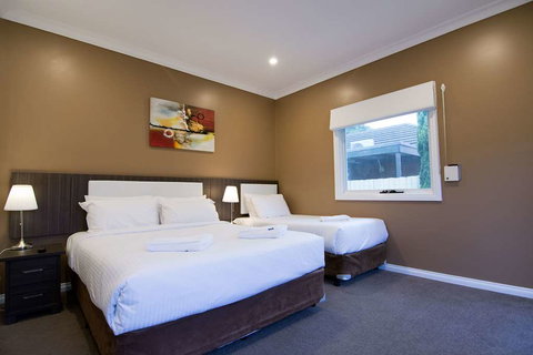 Best Western Plus The Buckingham Inn - Your Accommodation 13