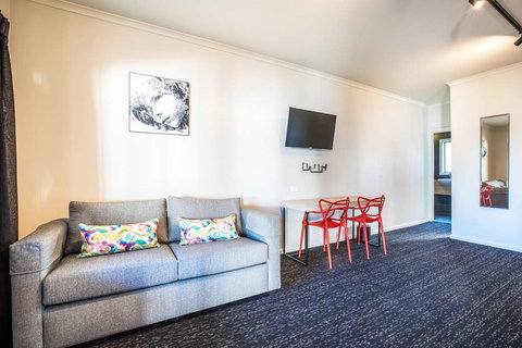 Monash Hotel - Your Accommodation 15