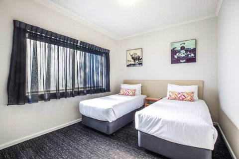 Monash Hotel - Your Accommodation 16
