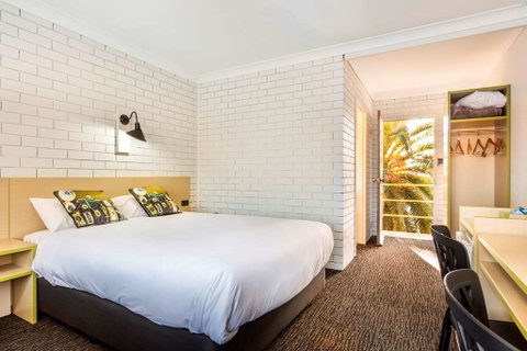 Boomerang Hotel - Your Accommodation 5