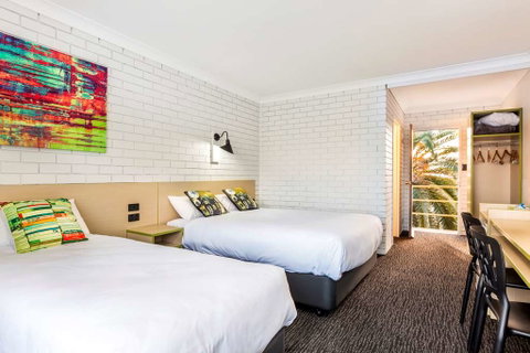 Boomerang Hotel - Your Accommodation 8