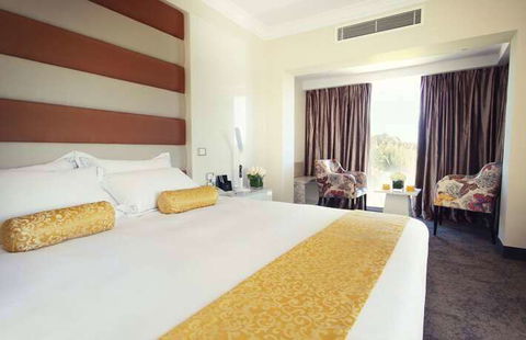 Swan River Hotel - Your Accommodation 6