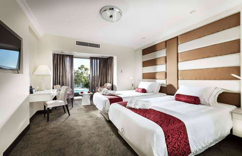 Swan River Hotel - Your Accommodation 8