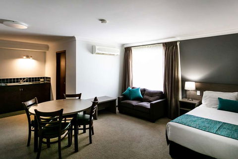 Best Western Plus Ambassador Orange - Your Accommodation 6