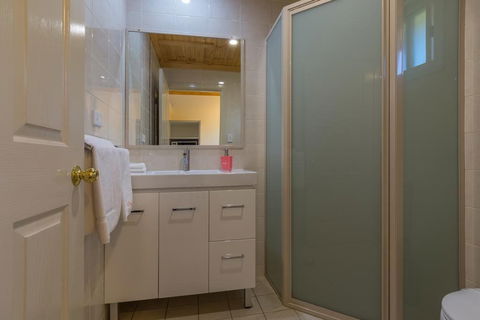 Black Gold Country Cabins and Motel - Your Accommodation 3