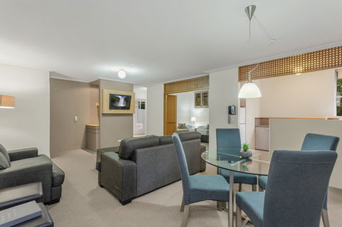 The Airport International Motel - Your Accommodation 7