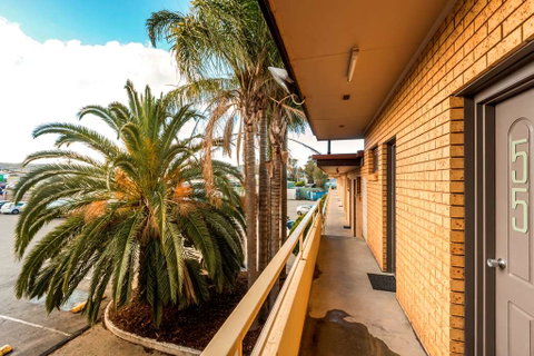Boomerang Hotel - Your Accommodation 2