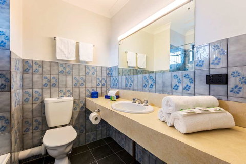 Boomerang Hotel - Your Accommodation 6