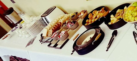 Boomerang Hotel - Your Accommodation 13