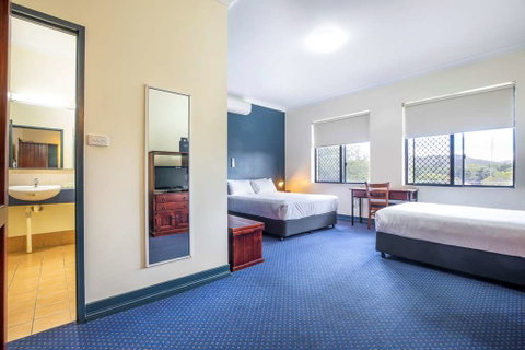 Atherton Hotel - Your Accommodation 4