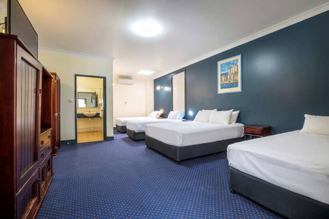 Atherton Hotel - Your Accommodation 7