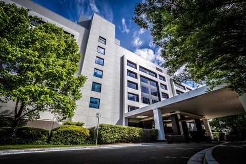 Crowne Plaza Canberra - Your Accommodation 1