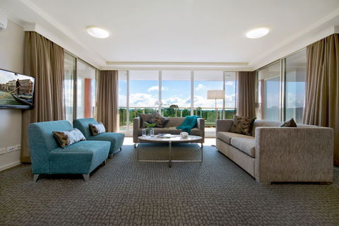 Pacific Suites Canberra - Your Accommodation 1