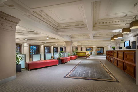 Batman's Hill on Collins - Your Accommodation 1