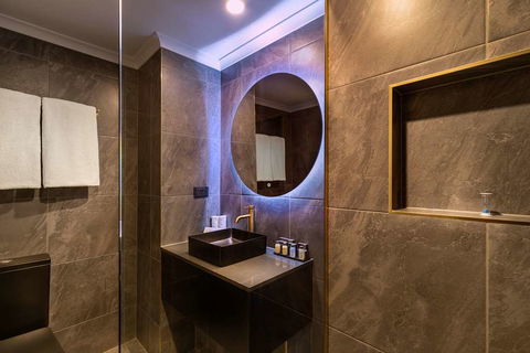 Batman's Hill on Collins - Your Accommodation 2