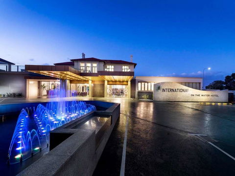 Swan River Hotel - Your Accommodation 0