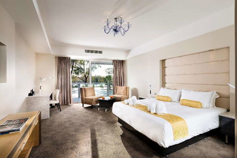 Swan River Hotel - Your Accommodation 2
