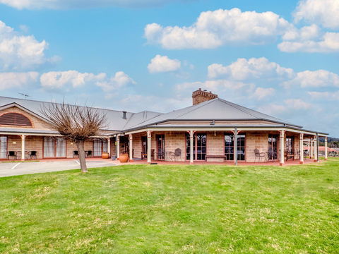 The Bowen Inn Motel - Your Accommodation 0