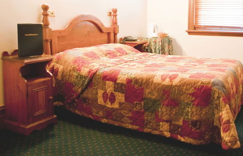 O'Malleys Hotel - Your Accommodation 1