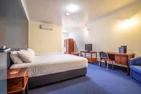 Atherton Hotel - Your Accommodation 2