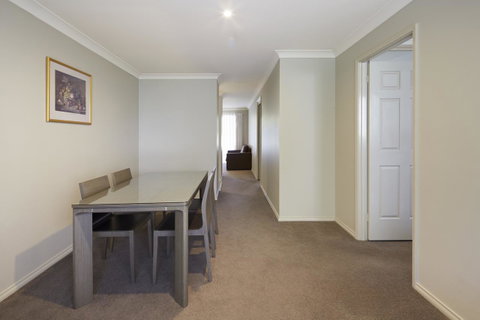 Pinnacle Apartments - Your Accommodation 4
