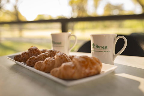 Forrest Hotel & Apartments - Your Accommodation 8