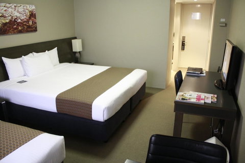 Pavilion On Northbourne - Your Accommodation 36