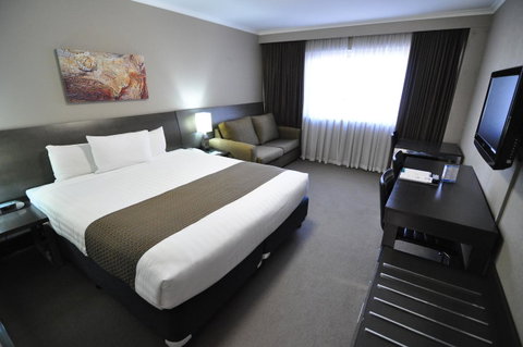 Pavilion On Northbourne - Your Accommodation 4