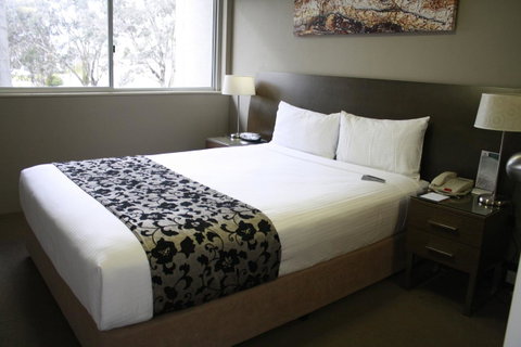 Pavilion On Northbourne - Your Accommodation 8