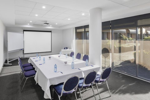Garden City Hotel, Best Western Signature Collection - Your Accommodation 23