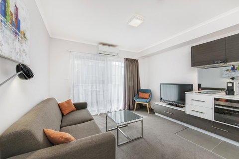 Abode Tuggeranong - Your Accommodation 5