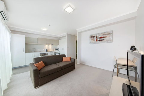 Abode Tuggeranong - Your Accommodation 4