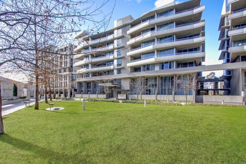 Realm Park 39 Barton ACT - Your Accommodation 39