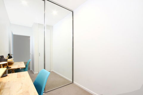 IQ Smart Apartments 704 Braddon ACT - Your Accommodation 1