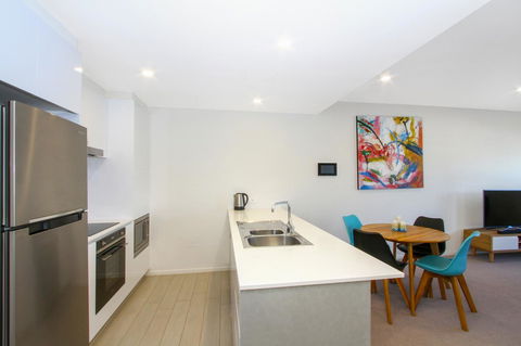 IQ Smart Apartments 704 Braddon ACT - Your Accommodation 4