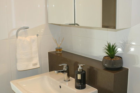 Modern Executive Apt@Barton*1BR*WiFi*Gym*Secure Parking*Canberra - Your Accommodation 3