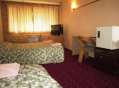 Canberra Lyneham Motor Inn - Your Accommodation 12
