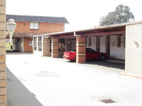 Canberra Lyneham Motor Inn - Your Accommodation 3