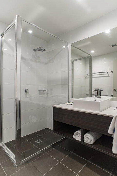 Leumeah Lodge - Your Accommodation 5