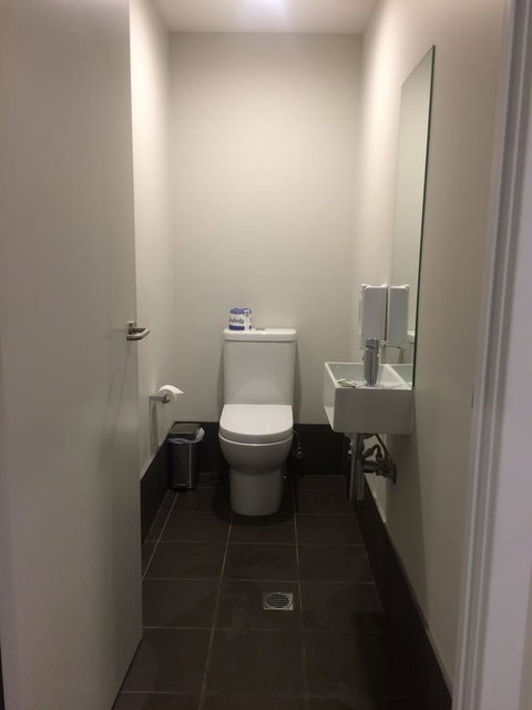 Leumeah Lodge - Your Accommodation 3