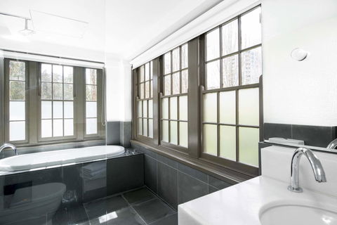 Peppers Gallery Hotel - Your Accommodation 10