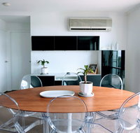 Staying Places - The Avenue - Your Accommodation