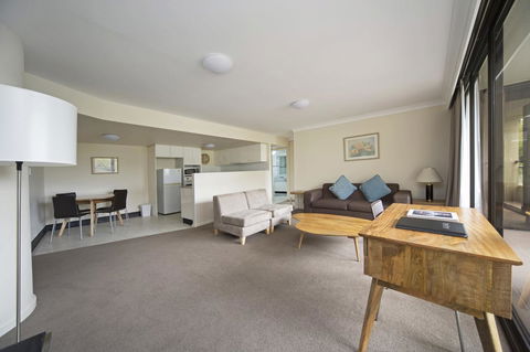 BreakFree Capital Tower Apartments - Your Accommodation 26