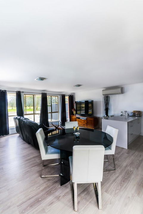 Lure Bed And Breakfast - Your Accommodation 1