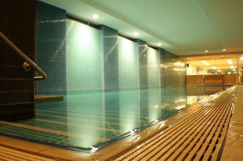 Beachside Luxury Apartments One & Two Bedroom In Beachfront Oaks Pier Building - Your Accommodation 34