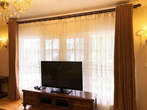 Beautiful Garden House - Your Accommodation 6