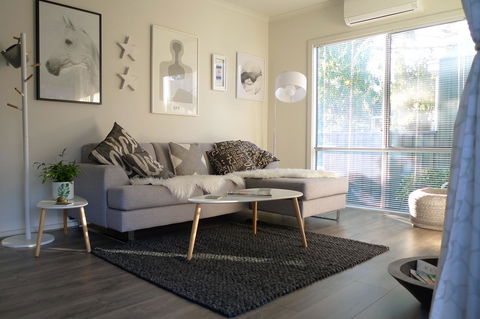 Grassmere House Magill - Your Accommodation 1